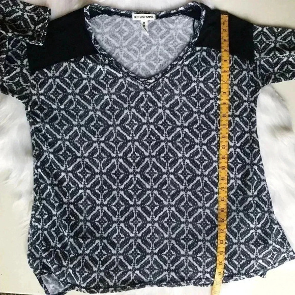 Bethany Mota Black & White Boho Sweater - Picture 5 of 6